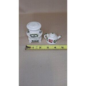 Vintage Japanese Stove And Tea Kettle Salt & Pepper Shakers